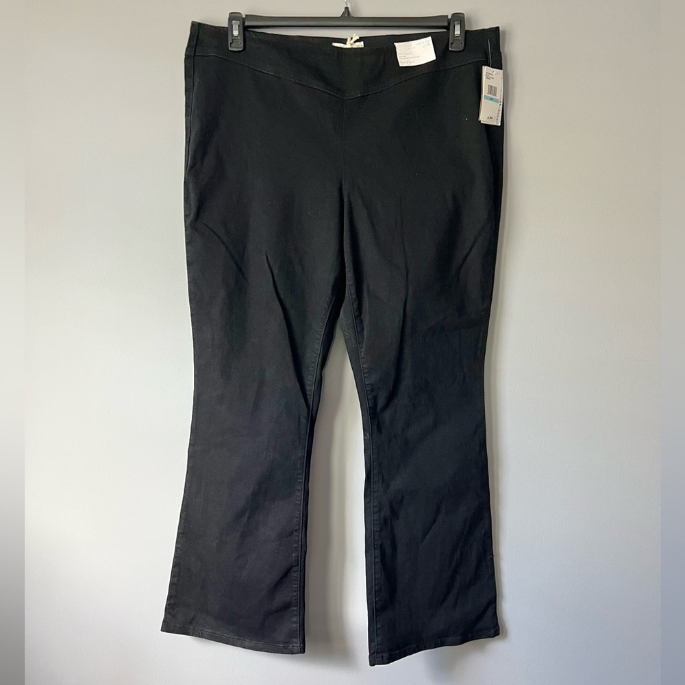 Jessica Simpson Women’s Trendy Plus Size Pull-On Flare Jeans Black Size 20W